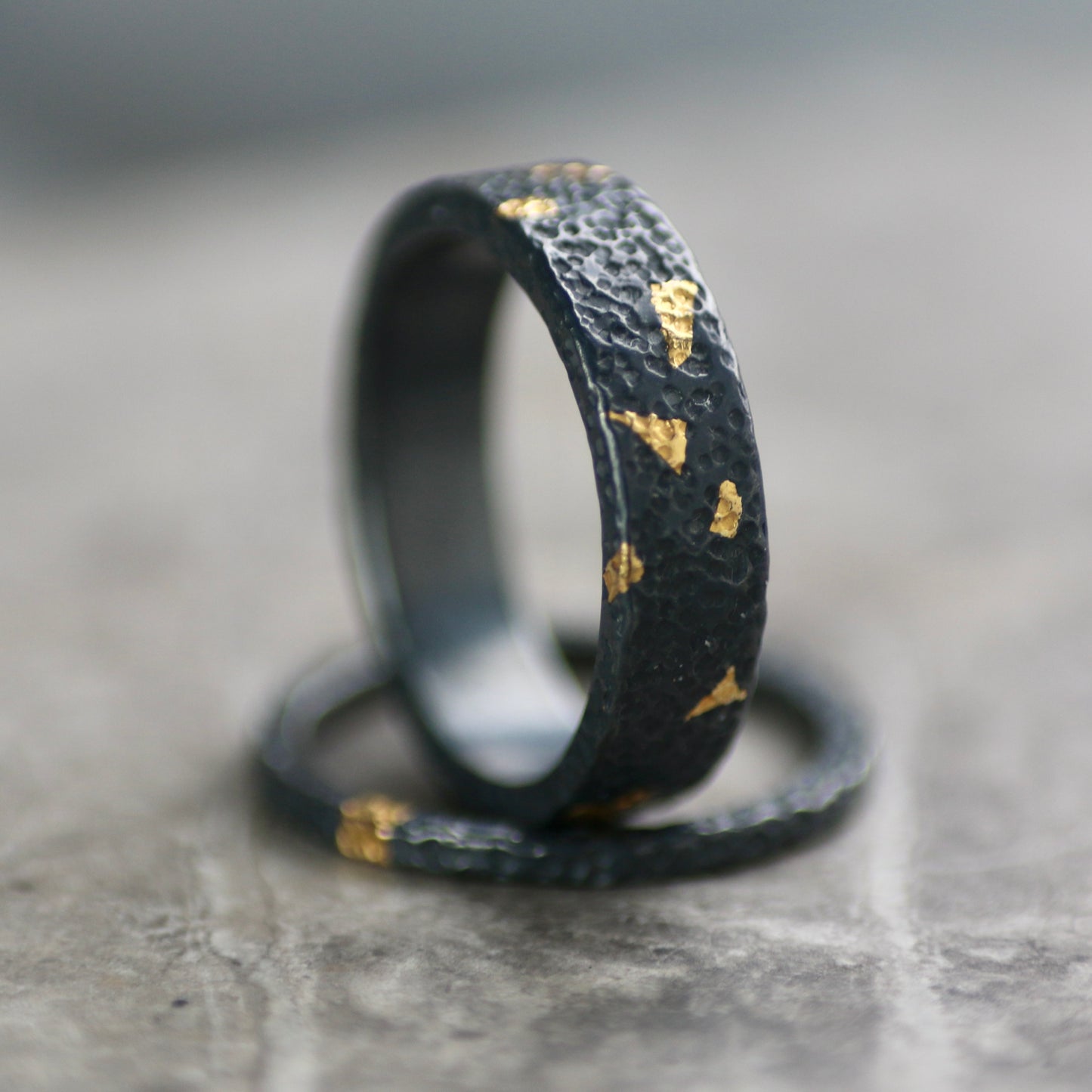 Oxidised Confetti Keum Boo Silver & Gold Textured 4mm Ring image 5