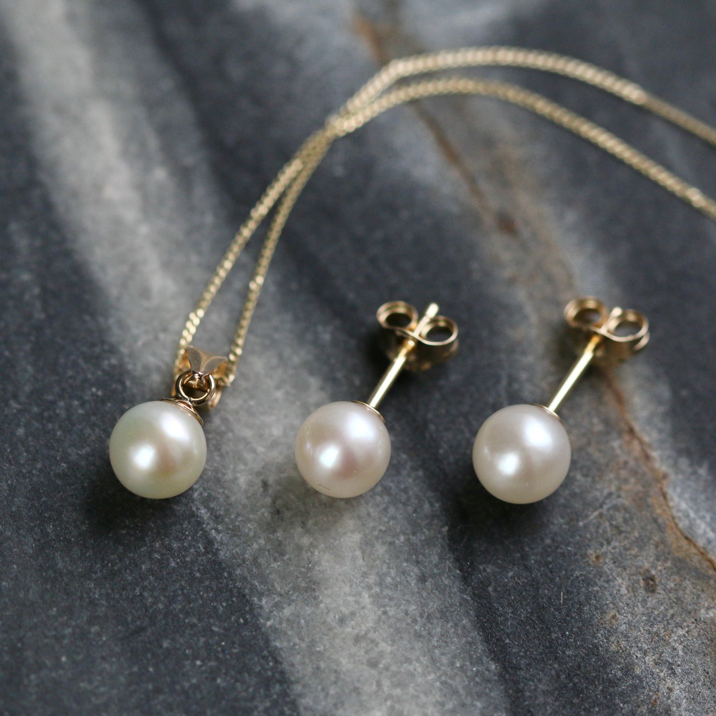9ct Gold & Pearl Set image 1