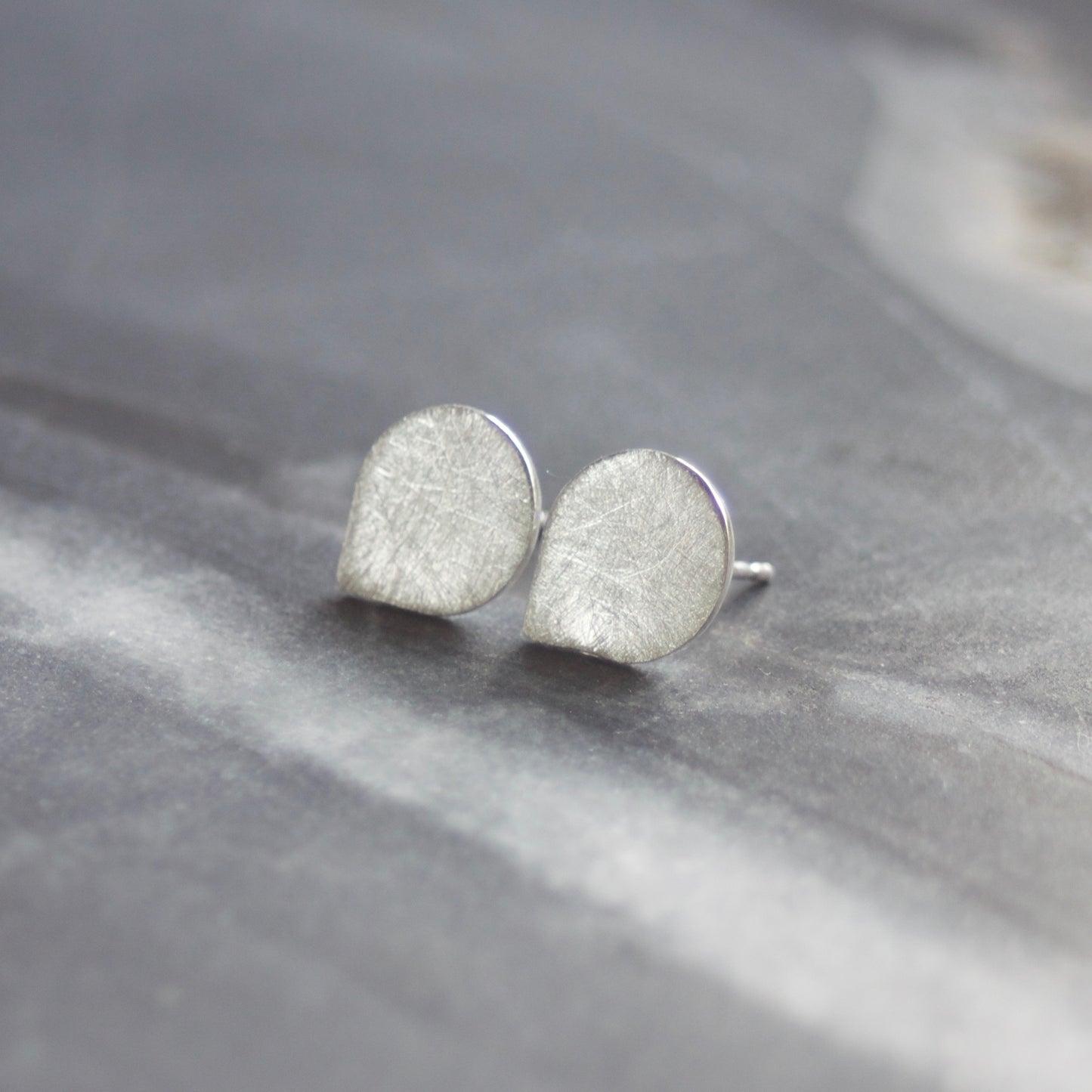 LC Medium Sterling Silver Cross Hatch Stud Earrings image 0