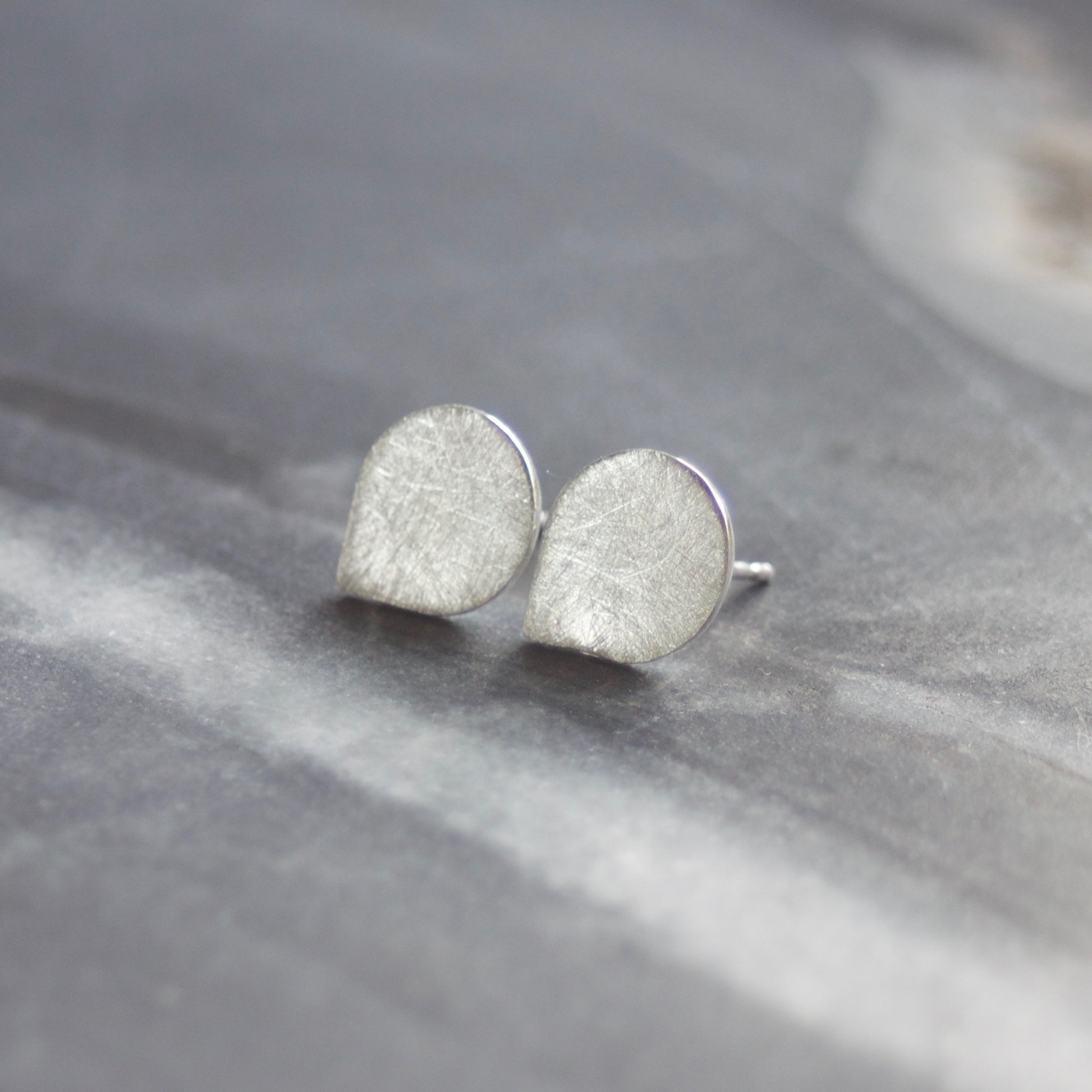 LC Medium Sterling Silver Cross Hatch Stud Earrings image 0