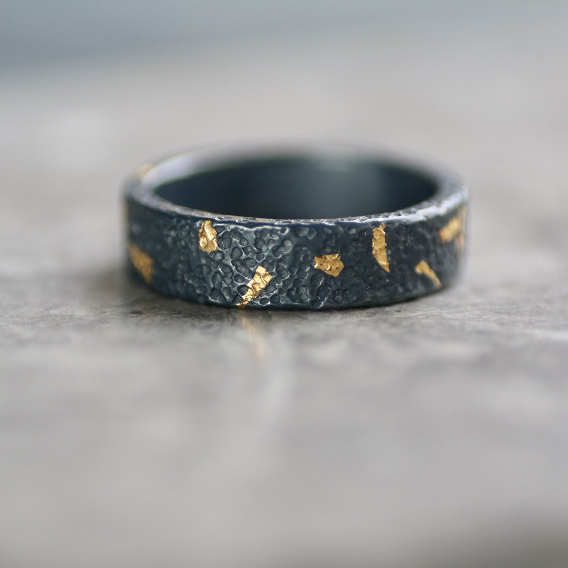 Oxidised Confetti Keum Boo Silver & Gold Textured 4mm Ring image 2