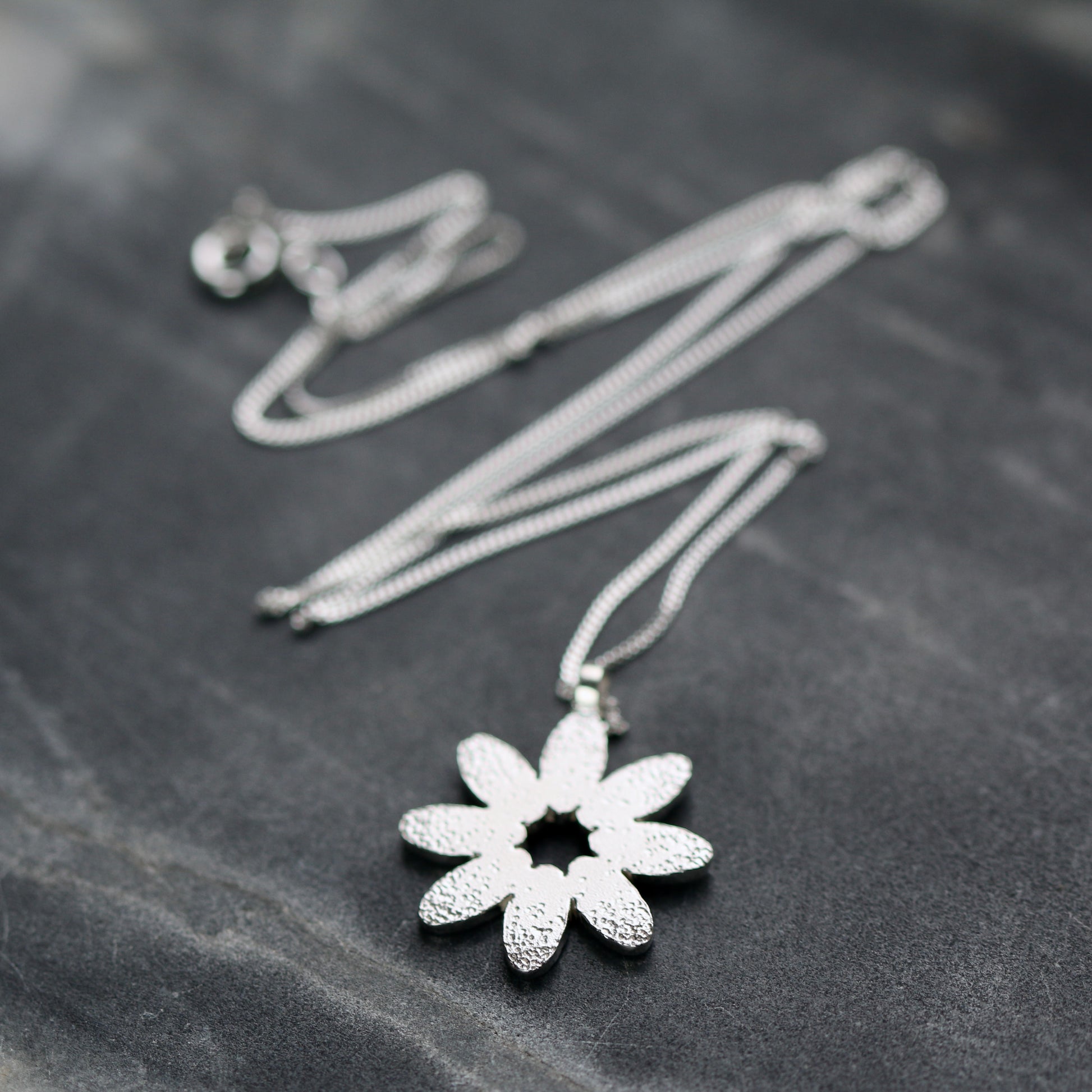 Floral Dot Textured Pendant Necklace image 5