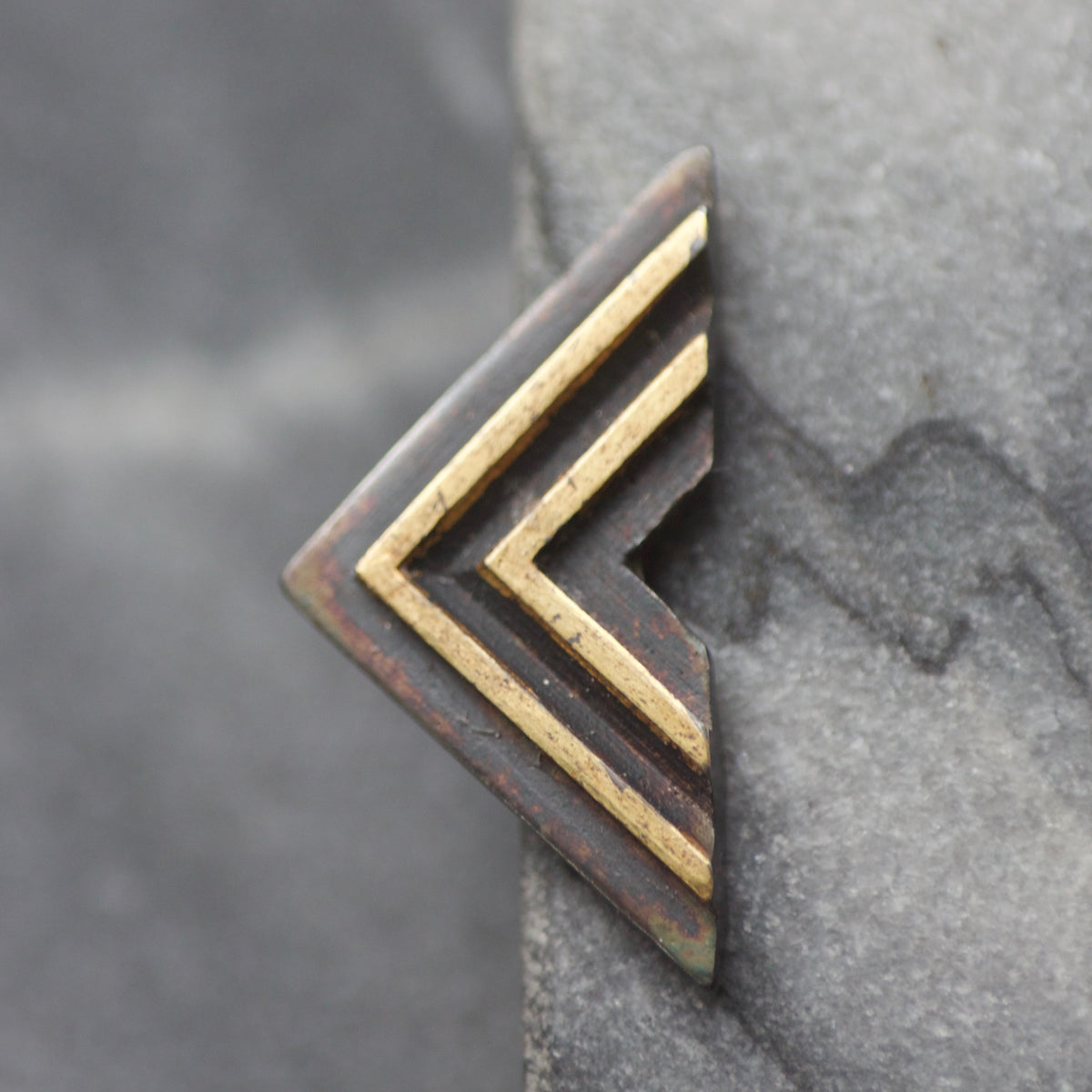 LABYRINTH Angle Pin image 2