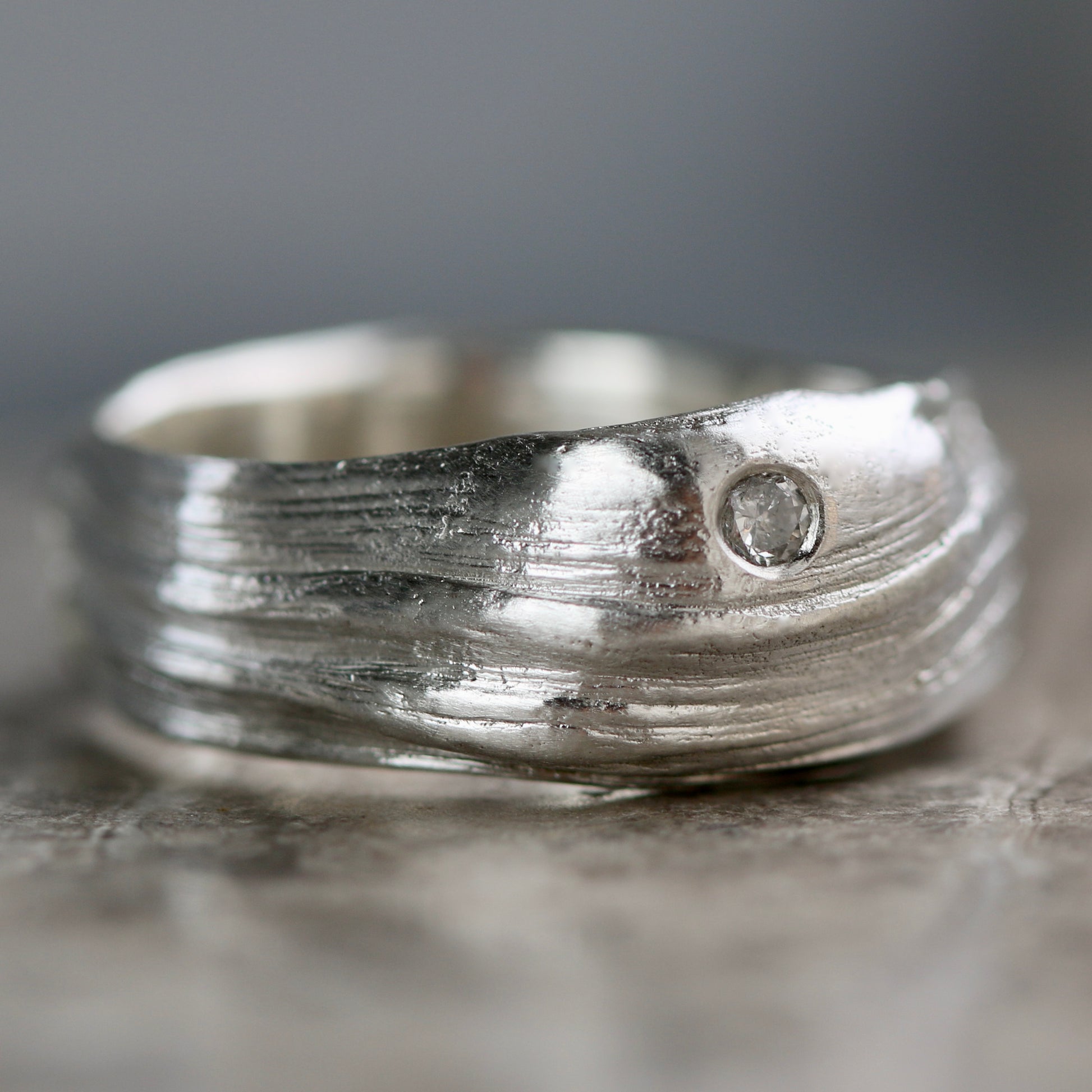 Mitsuro Hikime Silver Band with Salt & Pepper Diamond - R image 3