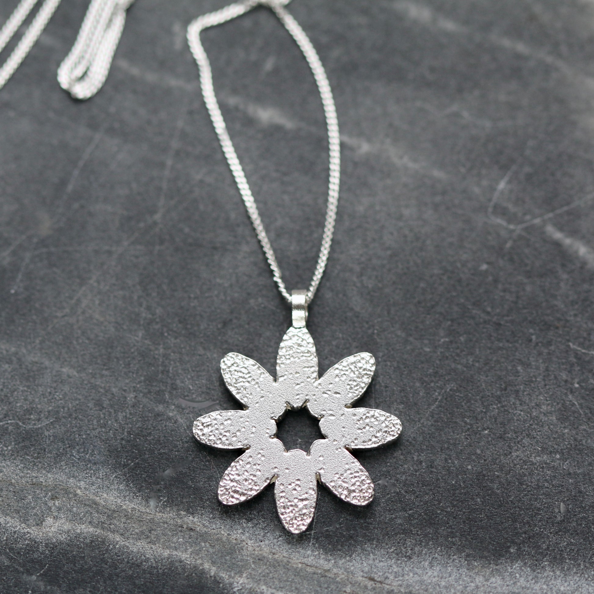 Floral Dot Textured Pendant Necklace image 3