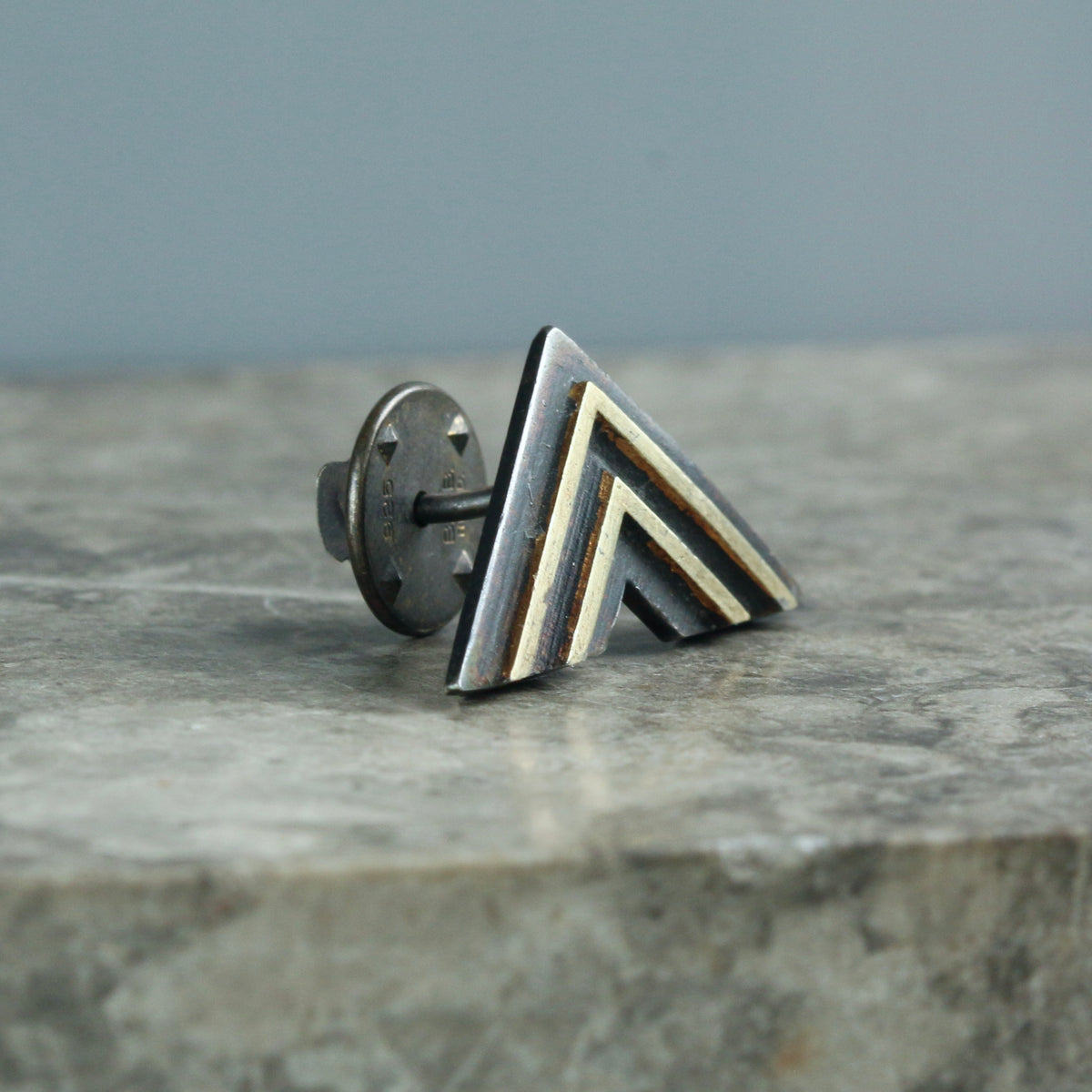 LABYRINTH Angle Brooch