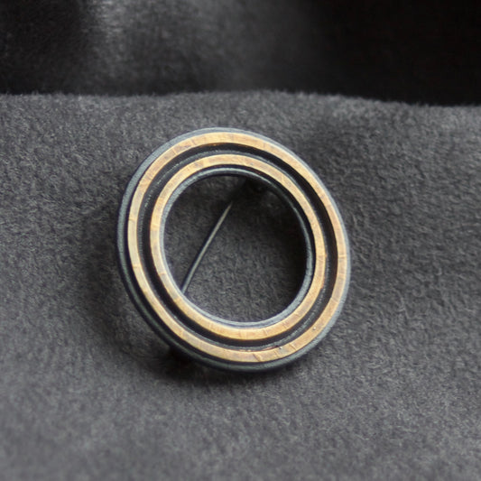 LABYRINTH Circle Brooch