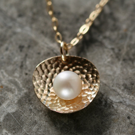 White Pearl & 9ct Gold Delicate Pendant Necklace image 0