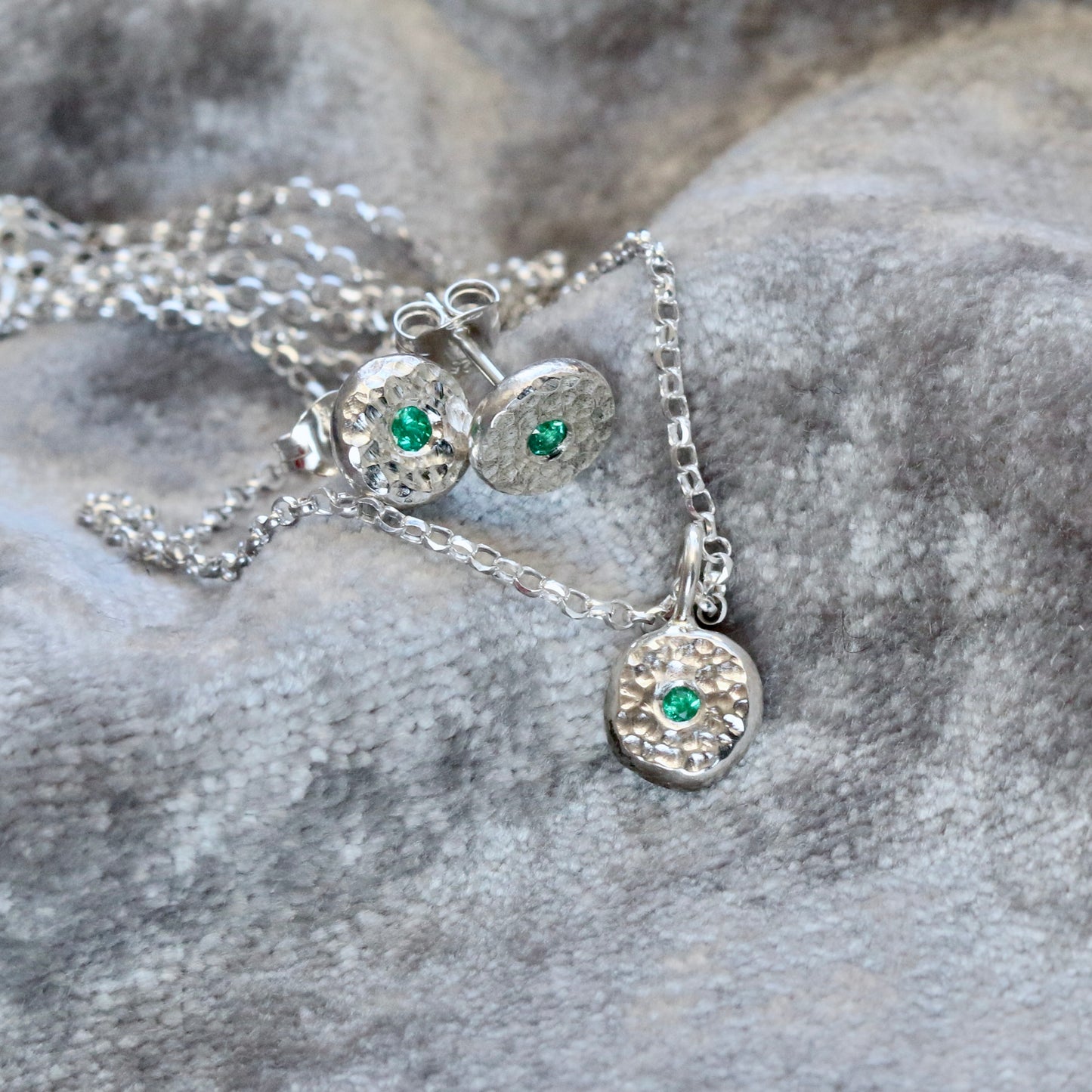 Solid Silver Pebble & Emerald Pendant Necklace image 2